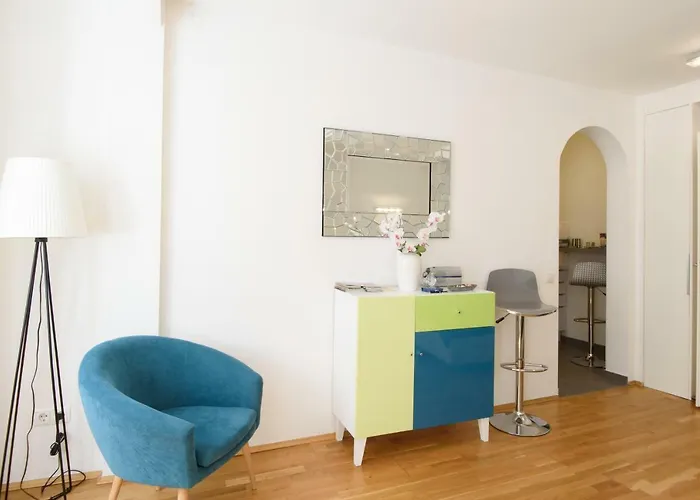 Apartment Design - Centrally Located *