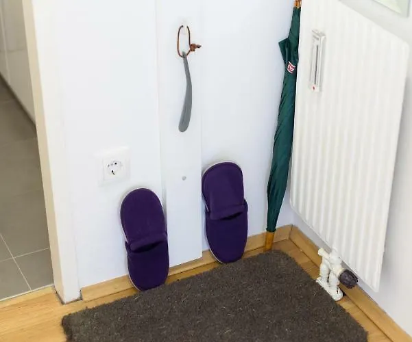 Design - Centrally Located Apartment *