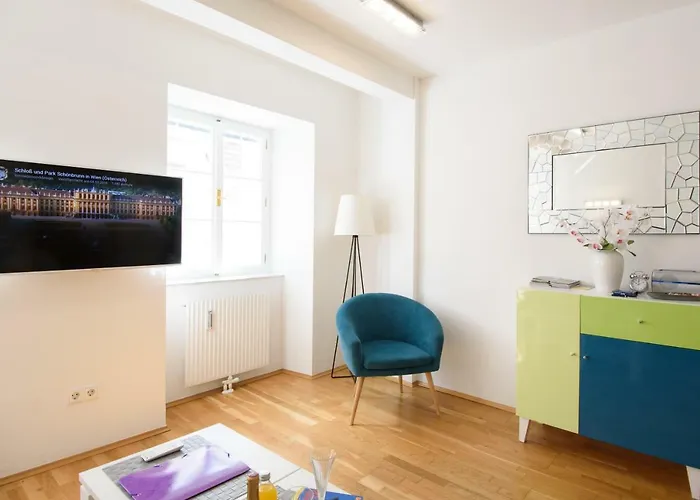 Design - Centrally Located Apartment *